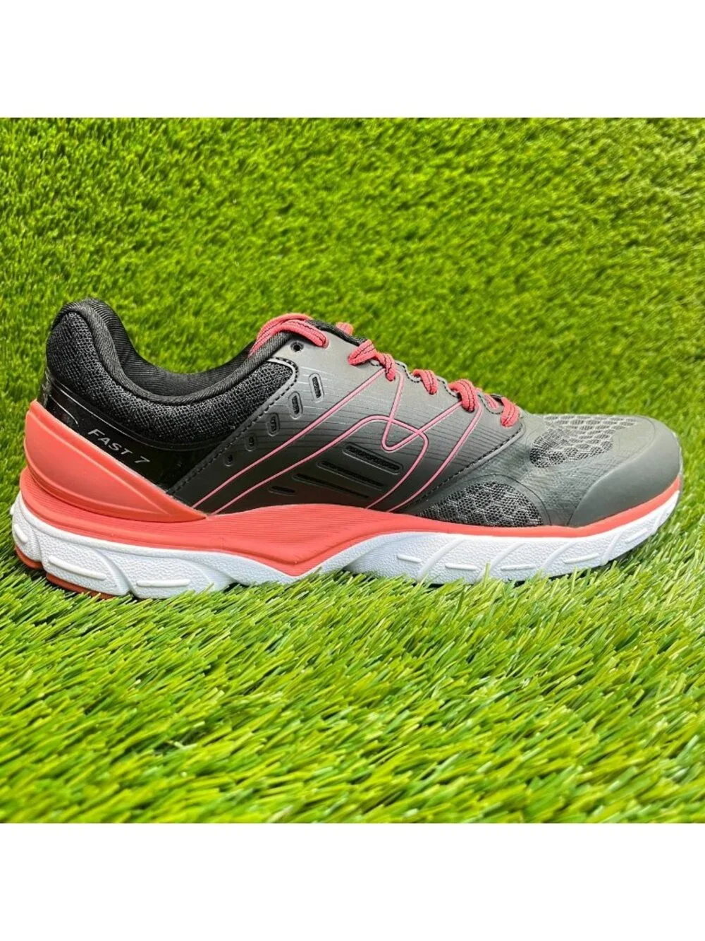 Karhu Fast 7 MRE Womens Size 9 Jet Black Coral Athletic Running Shoes Sneakers